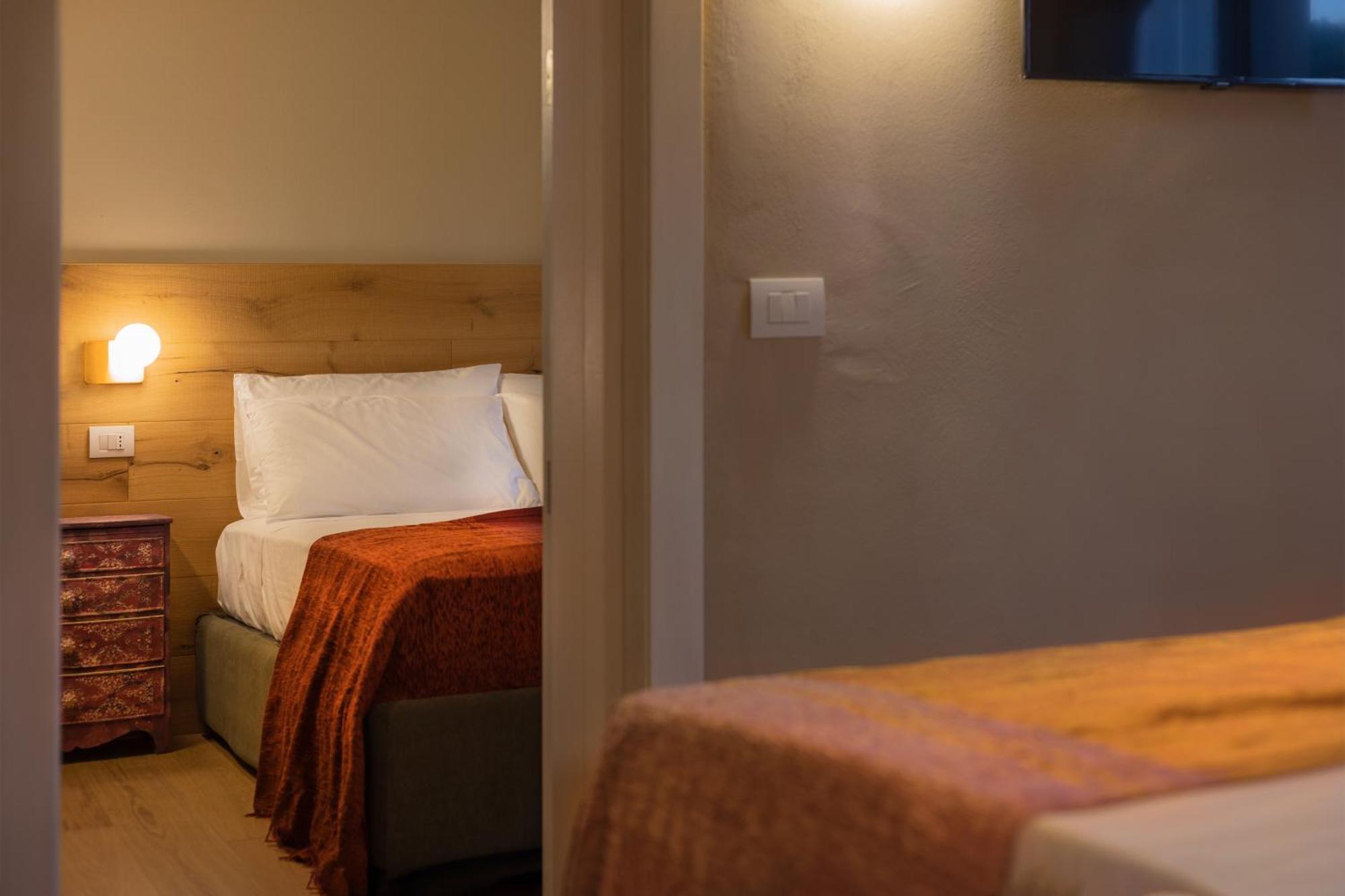 Luce Boutique Hotel Fortunago Exteriör bild