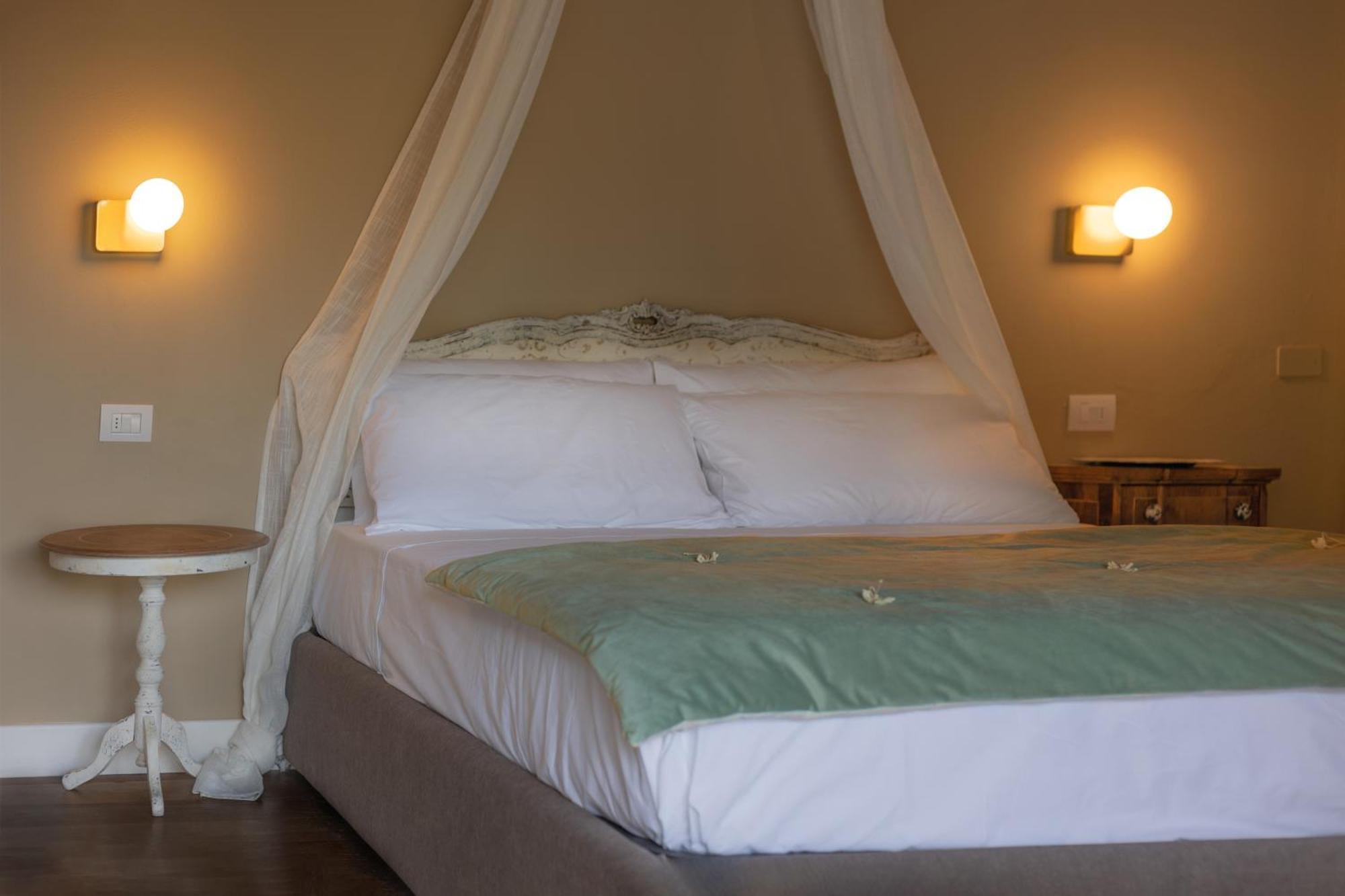 Luce Boutique Hotel Fortunago Exteriör bild