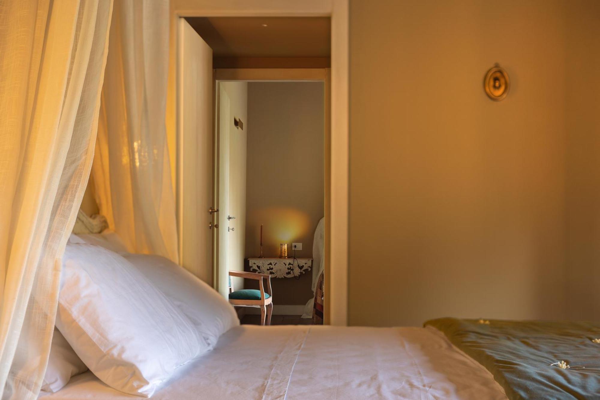 Luce Boutique Hotel Fortunago Exteriör bild