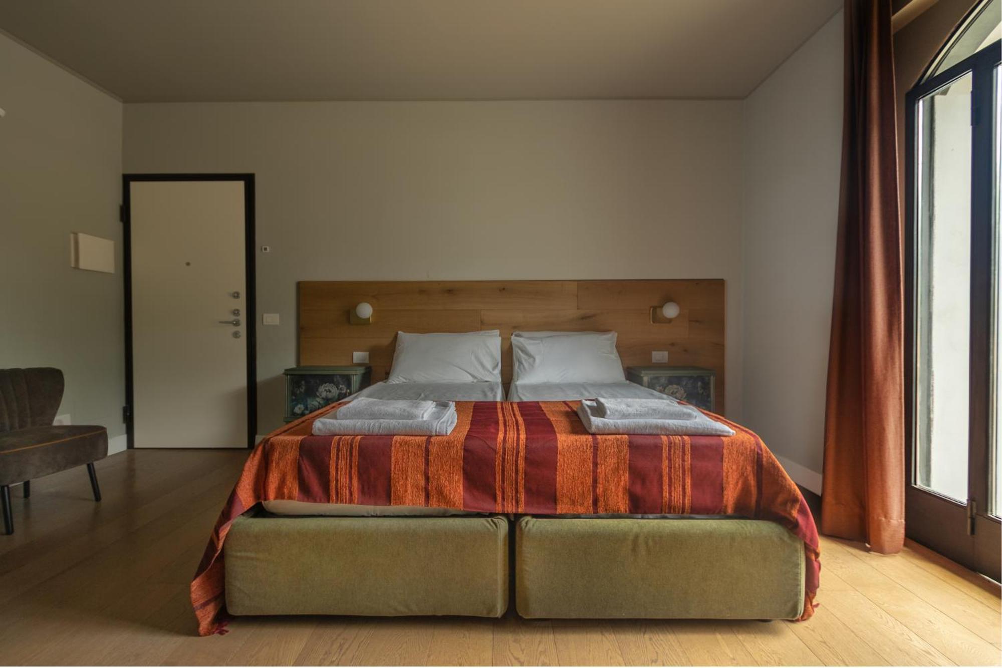 Luce Boutique Hotel Fortunago Exteriör bild